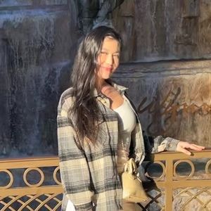 Meet your Posher, Kaia